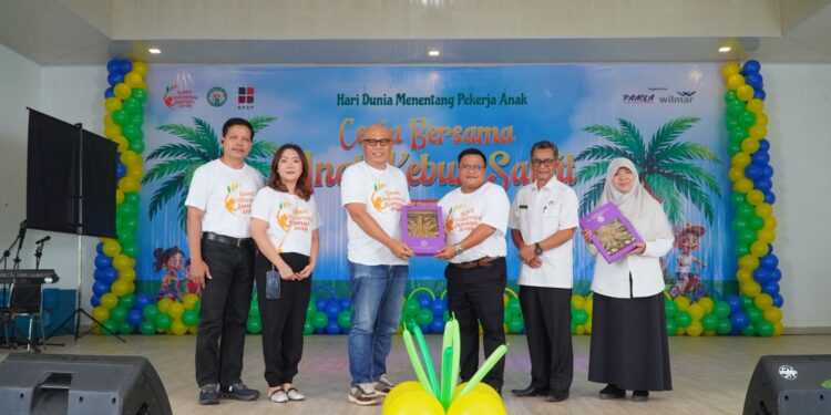 Generasi Emas Dari Kebun Sawit: Utopia?