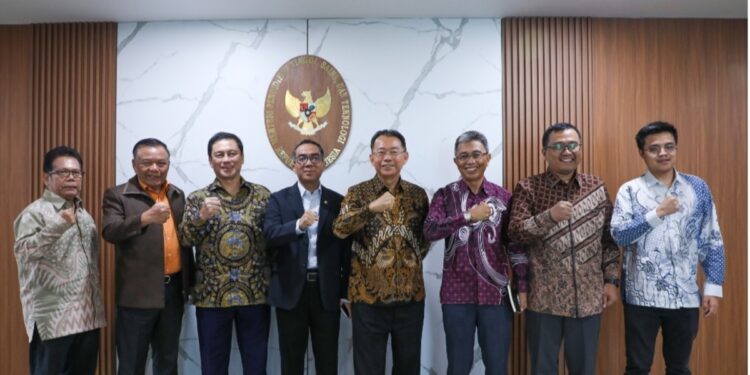 Kemdiktisaintek dan DMSI Kawal Hilirisasi Sawit hingga Tuntas