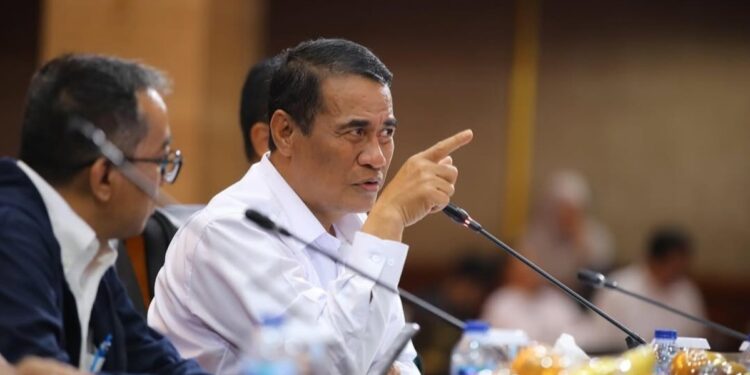 Pemerintah Siapkan Konversi Lahan Karet Jadi Sawit