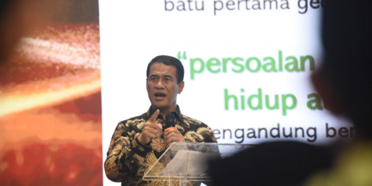 Mentan Sebut 80 Persen Lahan Tebu Perlu Pembenahan