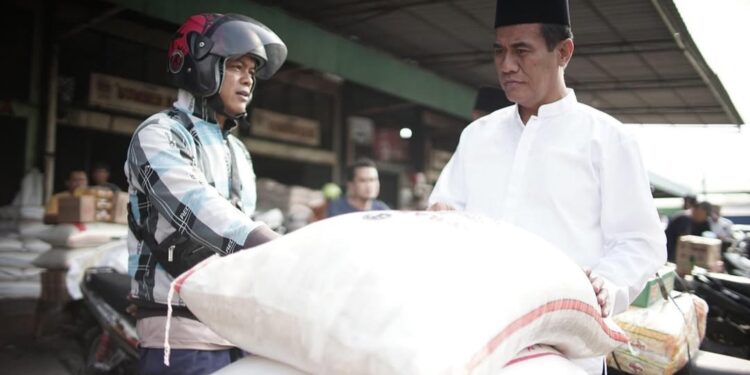 Mentan Sebut Konsumen Kini Cenderung Beli Beras ke Pasar Tradisional