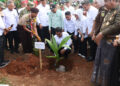 Mentan Luncurkan Gerakan Tanam Pohon Kelapa
