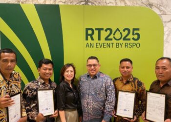Empat Kelompok Petani Swadaya Raih Sertifikasi RSPO melalui Program SMILE