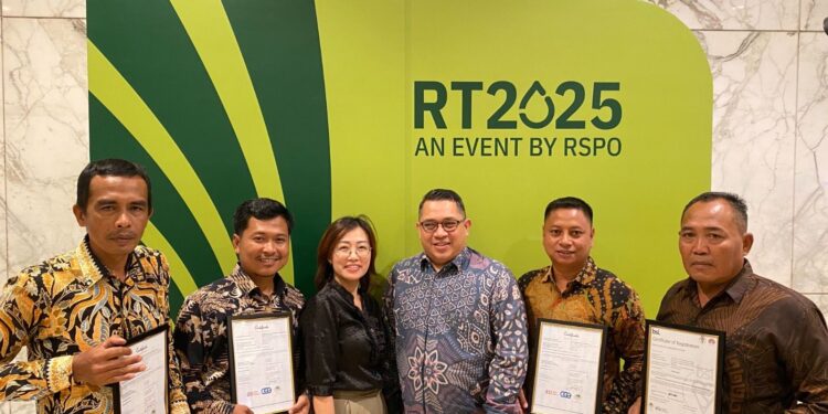 Empat Kelompok Petani Swadaya Raih Sertifikasi RSPO melalui Program SMILE