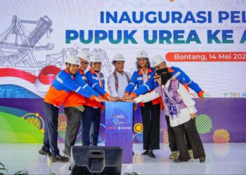 Mentan Lepas Ekspor Perdana Pupuk Urea ke Australia
