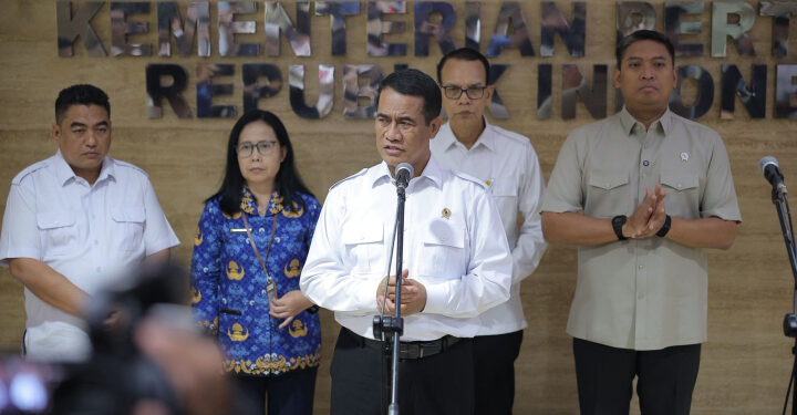 Mentan Amran Sebut Mayoritas Perusahaan Sawit Sudah Naikkan Harga TBS Petani