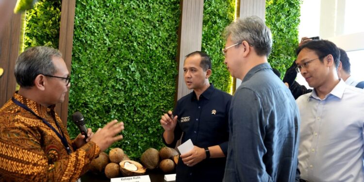 Mentrans Sebut Industri Kelapa Meningkatkan Kesejahteraan Petani