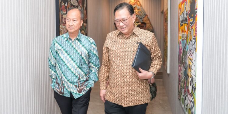 Menperin Sebut Indonesia Belum Mengatur Pelarangan Ekspor Kelapa