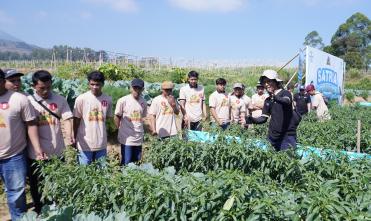 Program Bayer SATRIA Bina Regenerasi Petani Indonesia